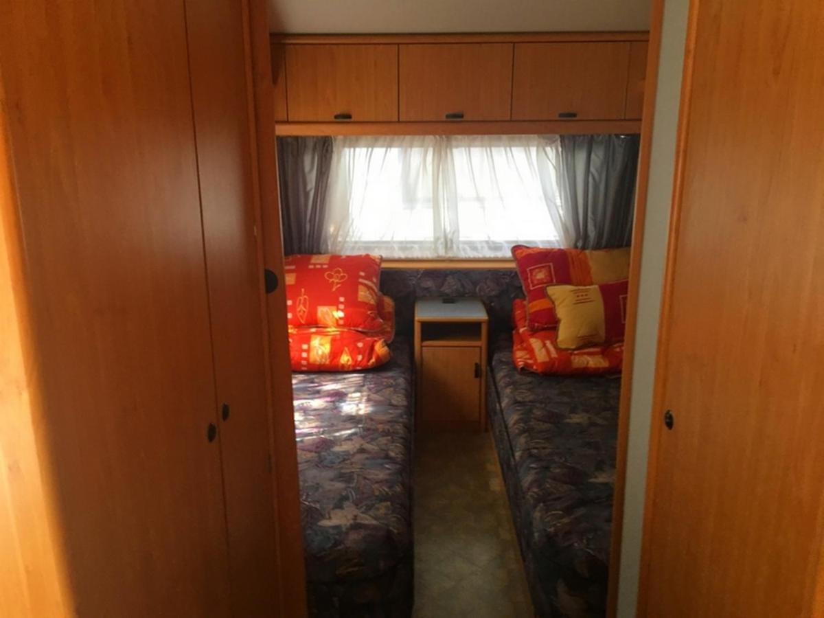 Happy Home Caravans-With Air Conditioner Privlaka  Bagian luar foto