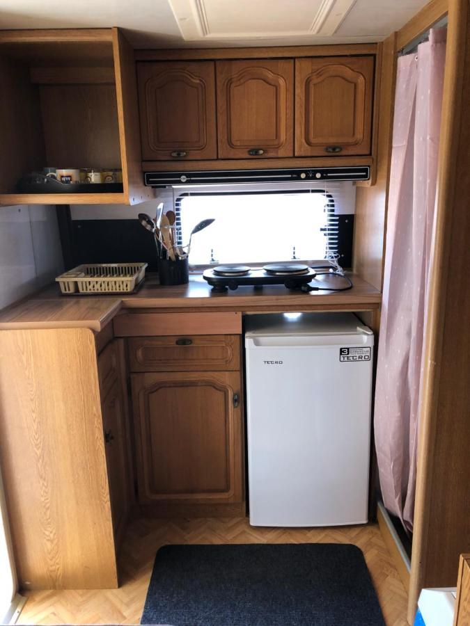 Happy Home Caravans-With Air Conditioner Privlaka  Bagian luar foto